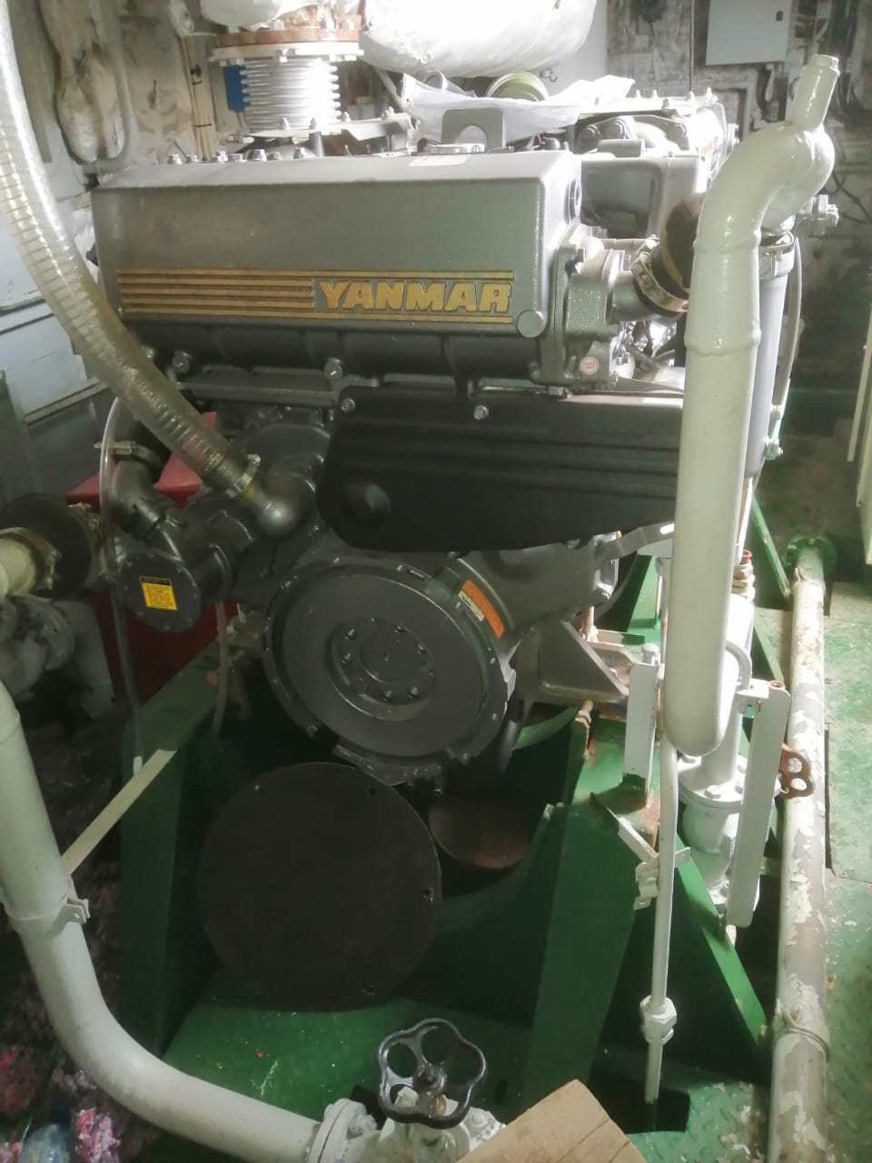 Дизельный двигатель Yanmar 6HYM-ETE и редуктор ZF-350 